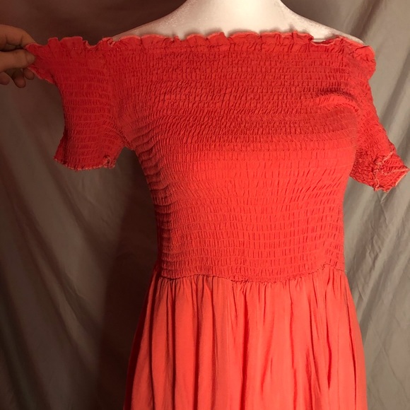 Off the shoulder dress - Picture 2 of 4